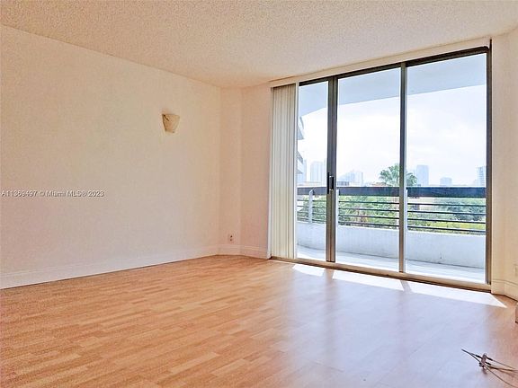 3rd image of 3400 NE 192nd St APT 503