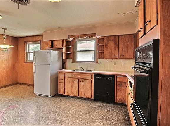 4th image of 833 Elmeer Ave