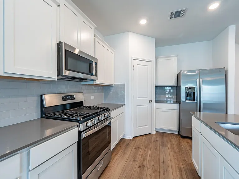 10217 Prague Ct — Photo 9