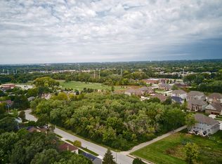 24W560 77th St, Naperville, IL 60565