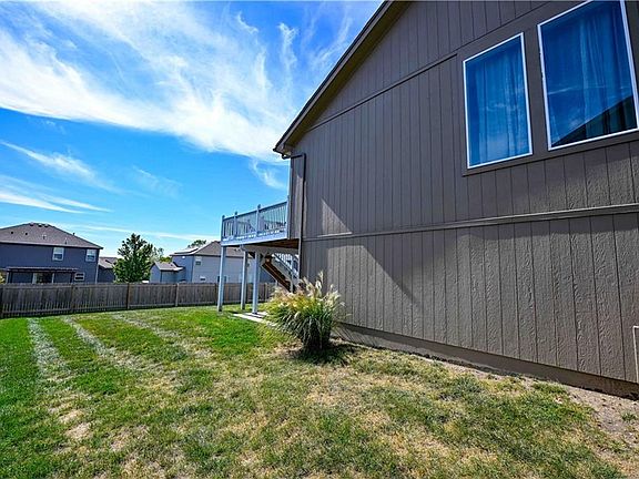 5th image of 915 Coyote Dr