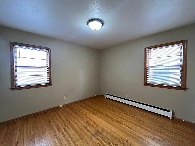 1360 Payne Ave — Photo 7