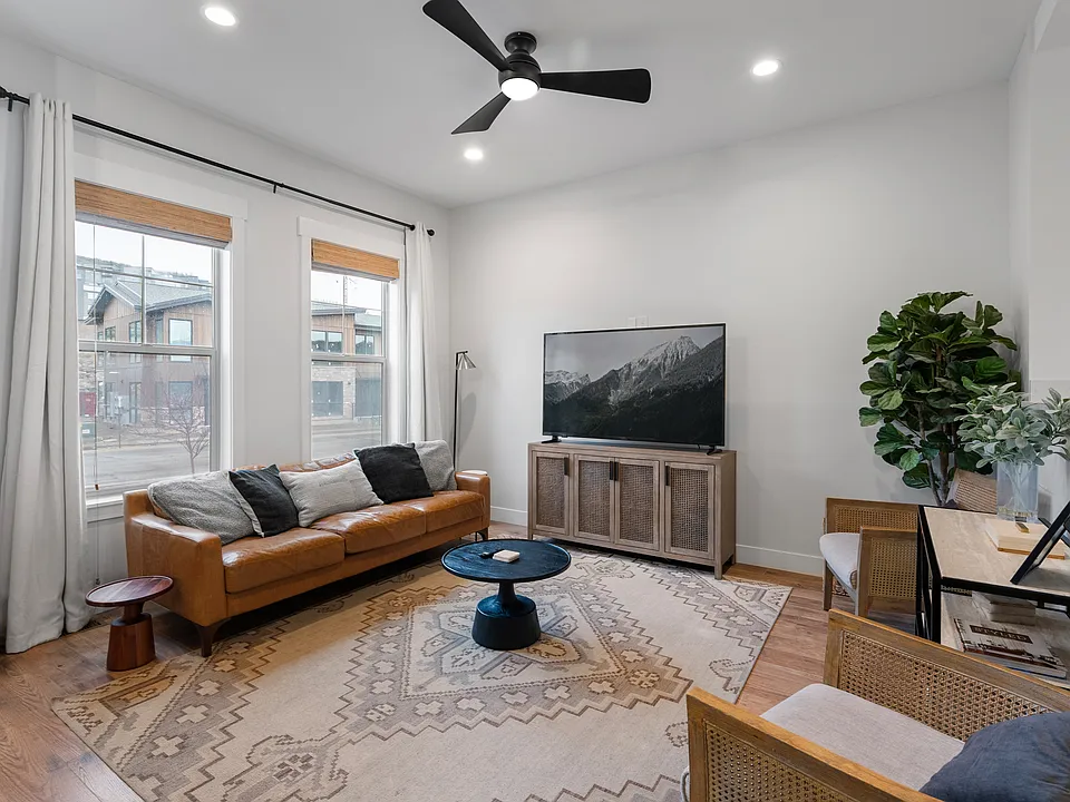 1065 W Wasatch Springs Rd
