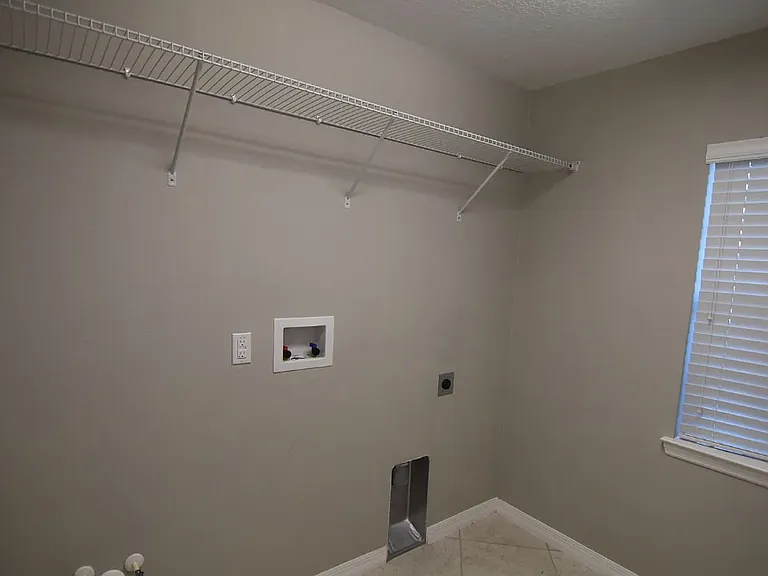 433 Livorno Way — Photo 21