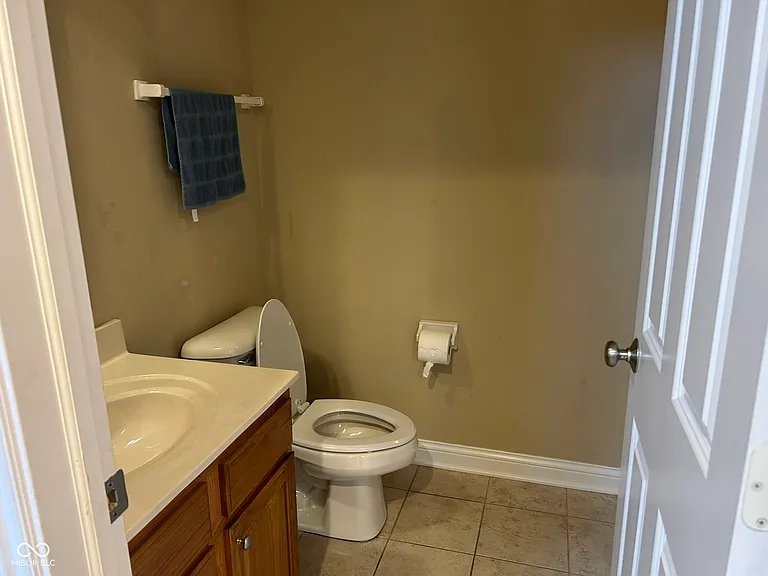 8645 Meridian Square Dr — Photo 33