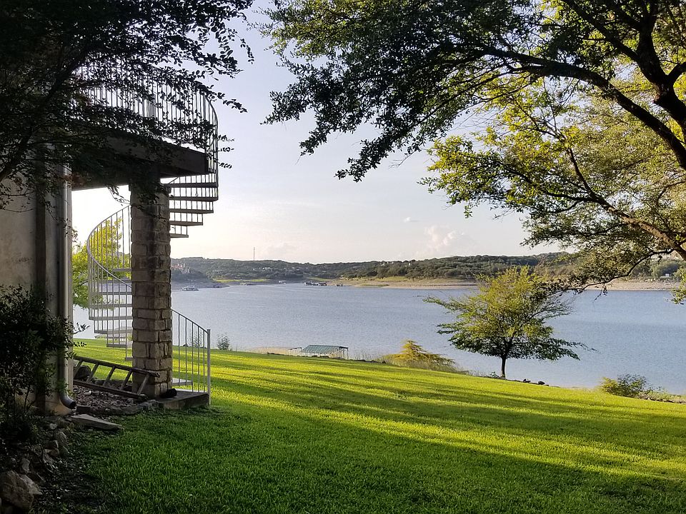 1st image of 210 Lakefront Dr