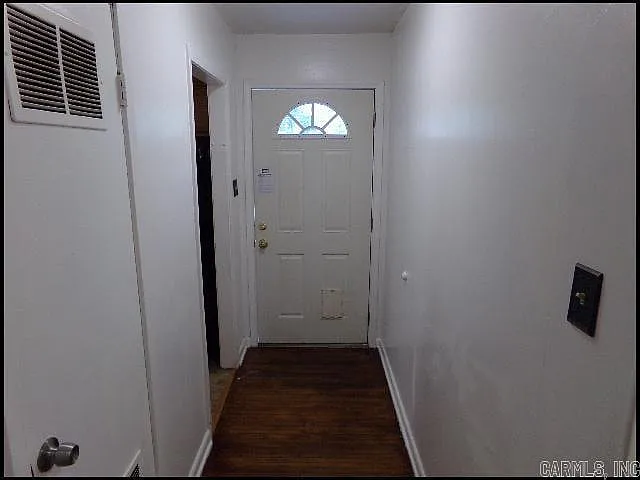 3 bed, 2.0 bath, 1834 sqft, $1,695 — Photo 4