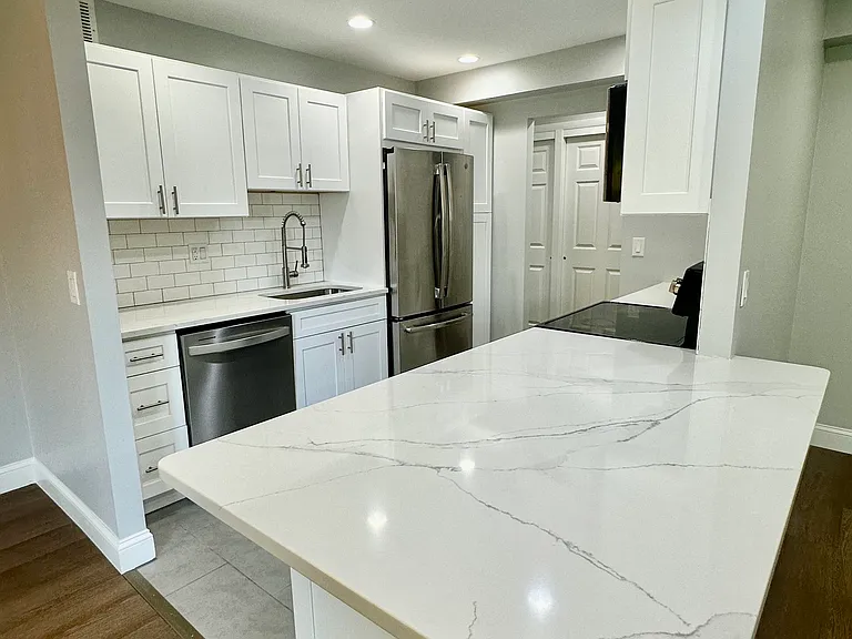 887 Farmington Ave #2I — Photo 5