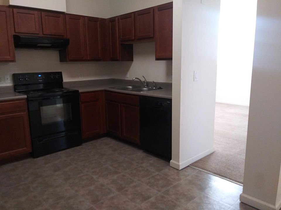 2nd image of 1102 S 4th St APT 201