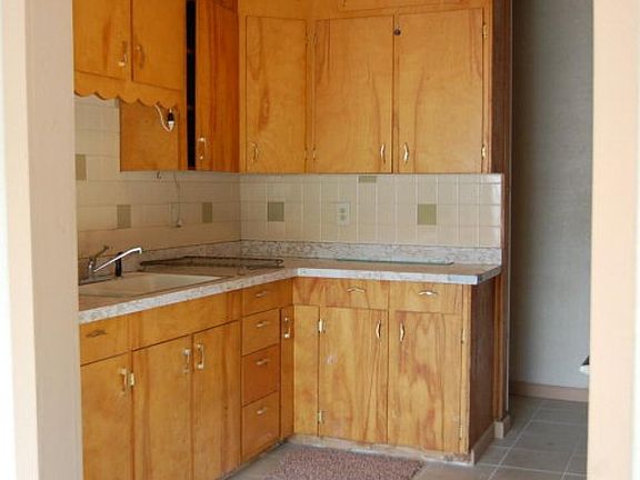 3rd image of 1322 E 13th St