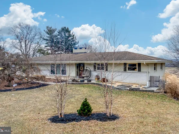 2524 Bachmantown Rd, Ronks, PA 17572