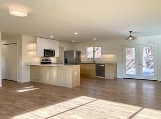 10 Fox Hill Rd, Claverack, NY 12513