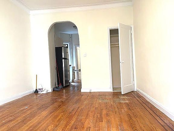2nd image of 306 E 78th St APT 4A