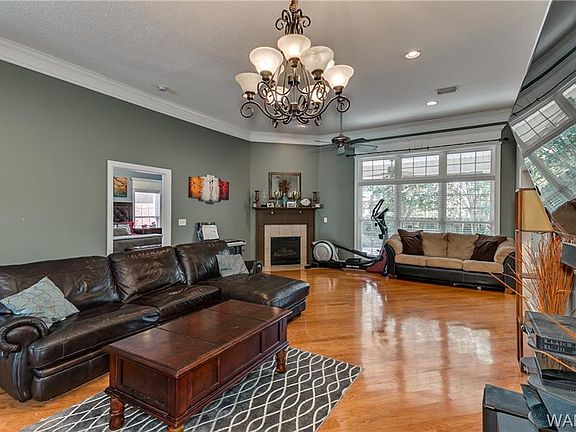 5th image of 1515 Edward Cir