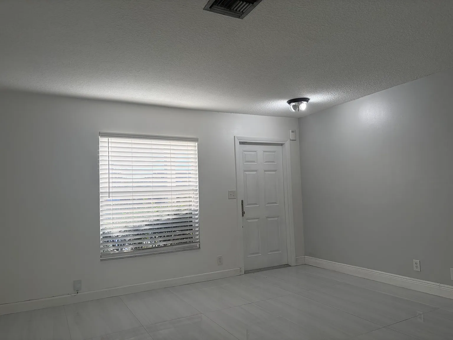 3 bed, 2.0 bath, 1455 sqft, $2,900 — Photo 4