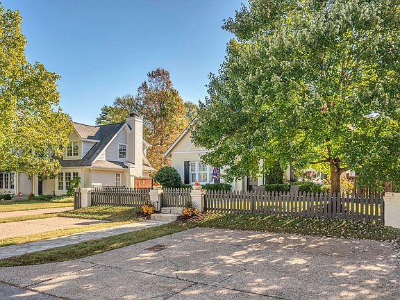 4th image of 111 Lasalle Ct
