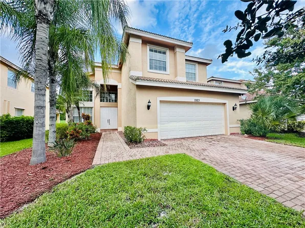 1923 Grey Falcon Cir SW, Vero Beach, FL 32962