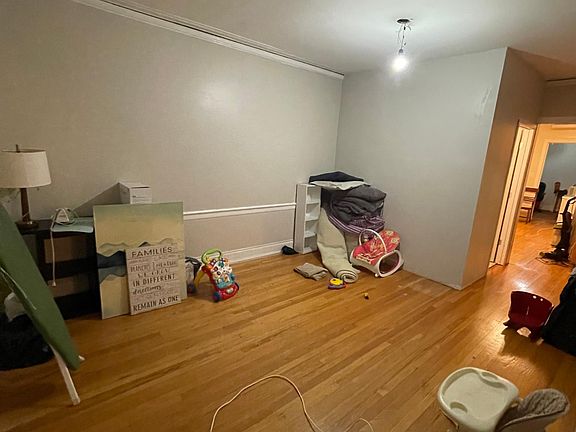 5th image of 1947 W Sunnyside Ave APT 2