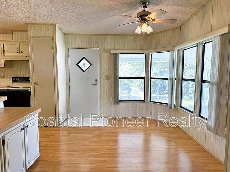 4550 Charter St #RC — Photo 4