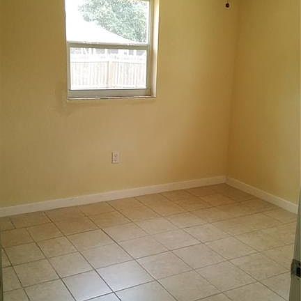 3rd image of 3419 Dolphin Dr