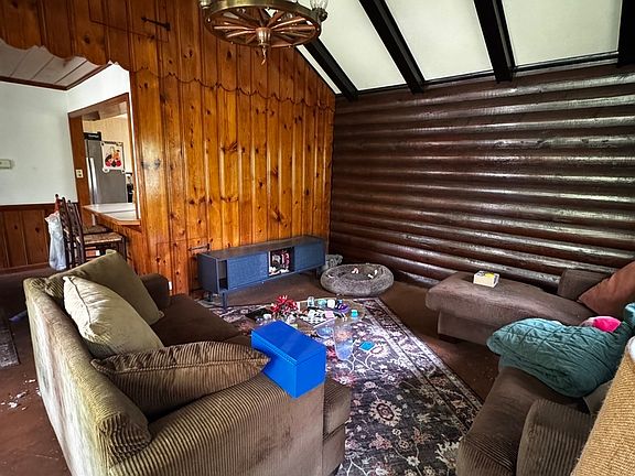 5th image of 409 Ski Hill Rd
