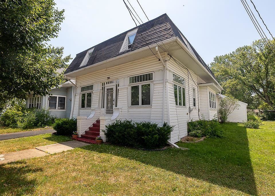 1st image of 415 E Forest Ave