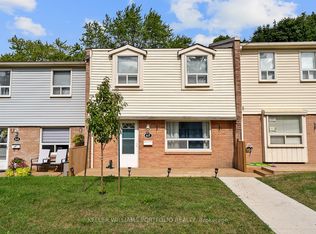1055 Shawnmarr Rd #65, Mississauga, ON L5H 3V2