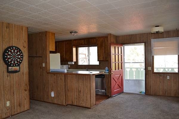 2nd image of 124 W Aeroplane Blvd