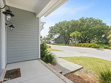 4076 Tamarisk Ln — Photo 3