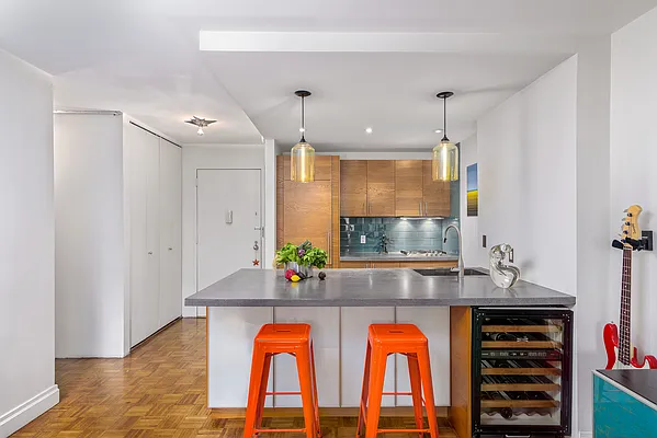 Sold by Compass | media 18