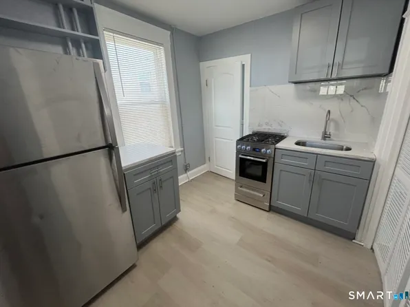 98 Wolcott St, Waterbury, CT 06705