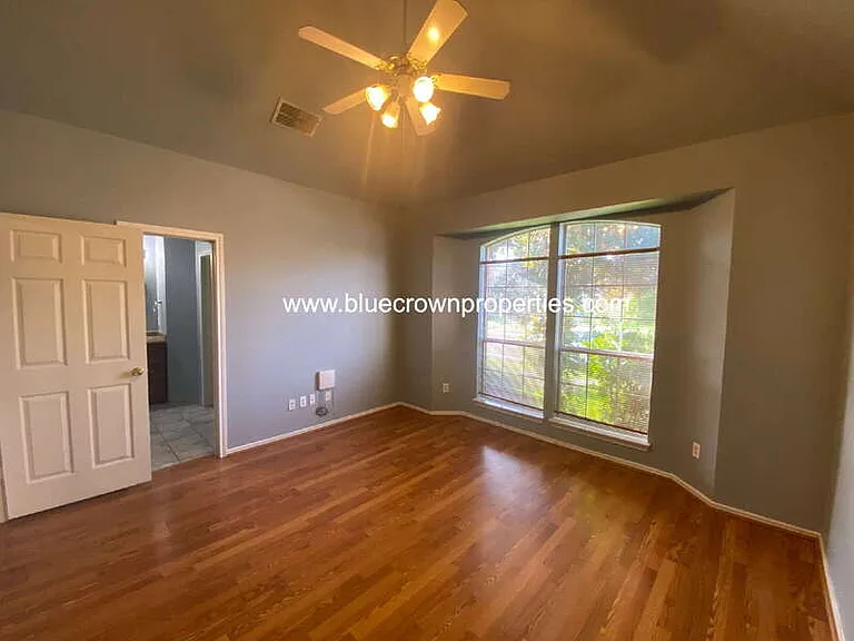 1321 W Branch Hollow Dr — Photo 10
