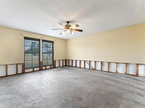 3rd image of 817 Lakelyn Dr