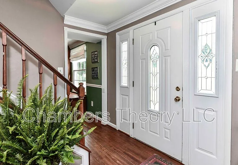 123 S Dickenson Ave — Photo 7