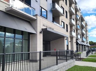 397 Codds Rd #404, Ottawa, ON K1K3X3