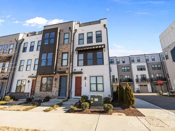1925 Dunavant St, Charlotte, NC 28203