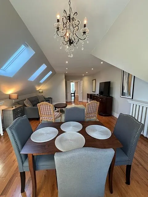 2 bed, 1400 sqft, $4,500 — Photo 2