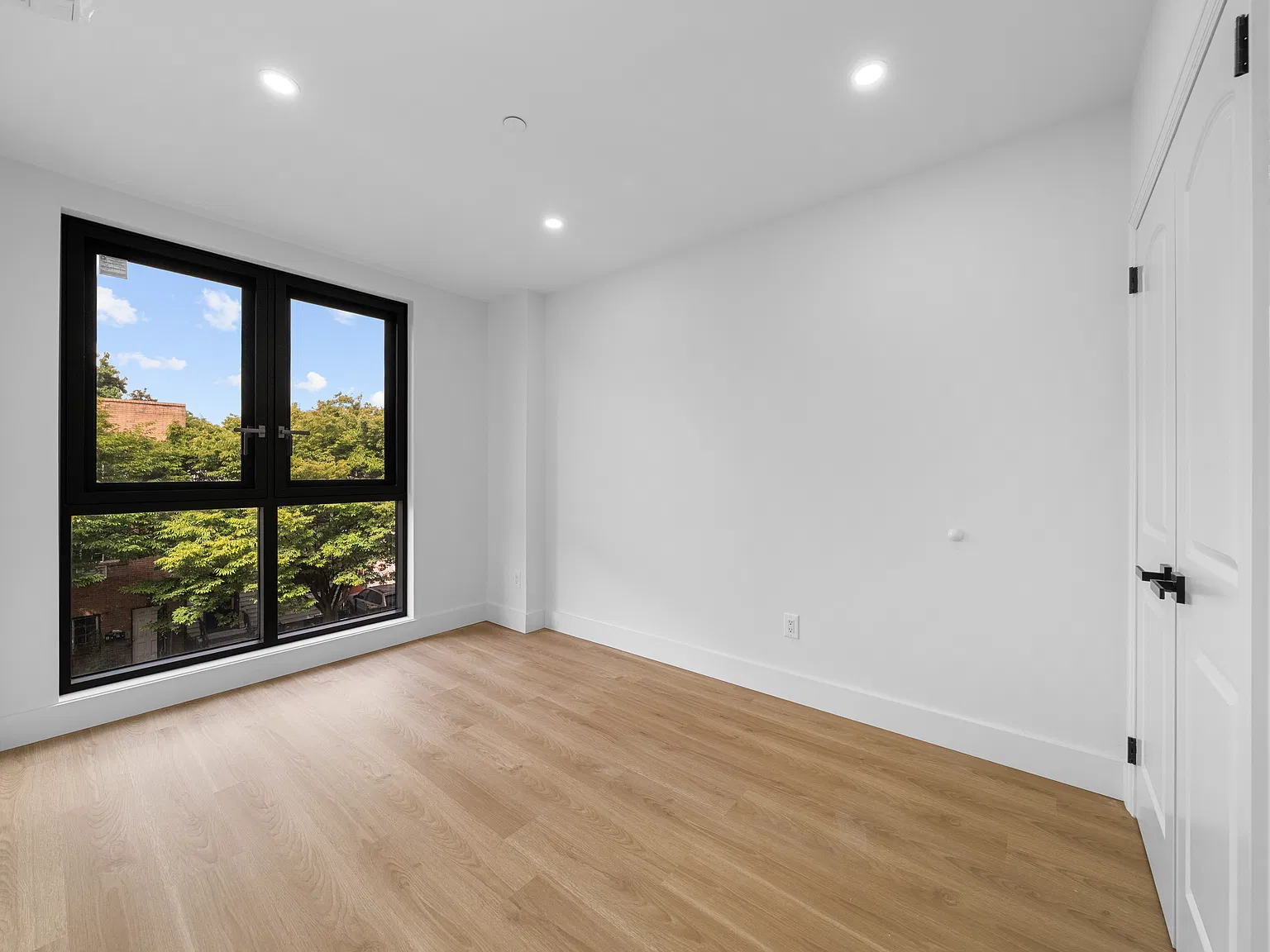 1116 Madison Street — Photo 3