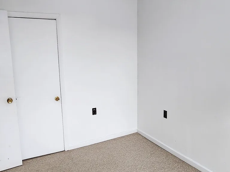 346 Brown St — Photo 5