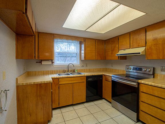 5th image of 625 Ironwood Dr