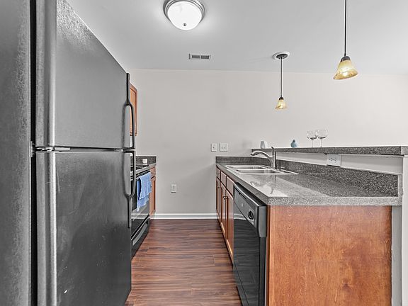 5th image of 2001 Sherwood St #2009