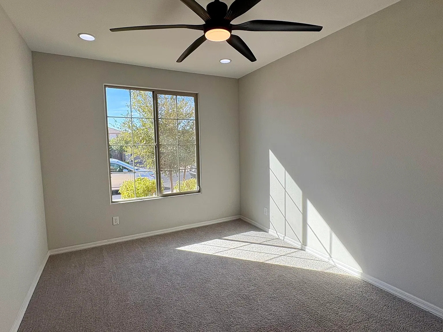 3 bed, 2.5 bath, 2391 sqft, $2,550 — Photo 4