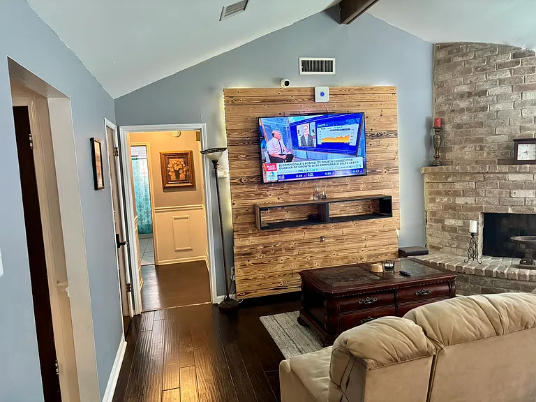 9319 Rentur Dr — Photo 4