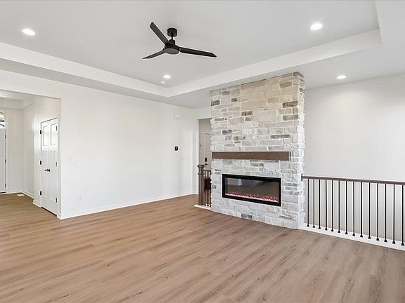 5th image of 780 Chamberlin Ln
