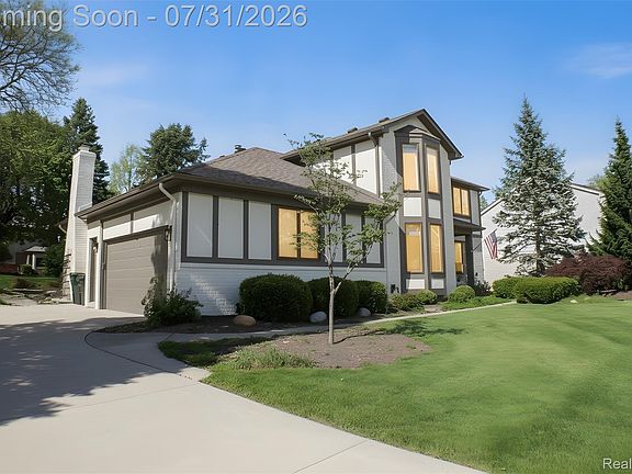 2nd image of 362 Lake Forest Rd