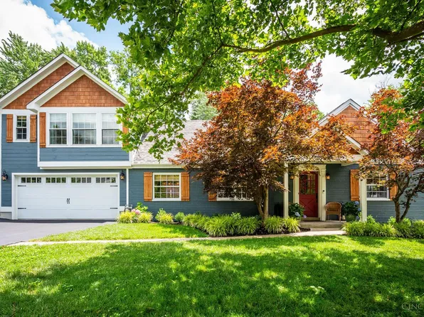 4104 Rowan Hill Dr, Cincinnati, OH 45227