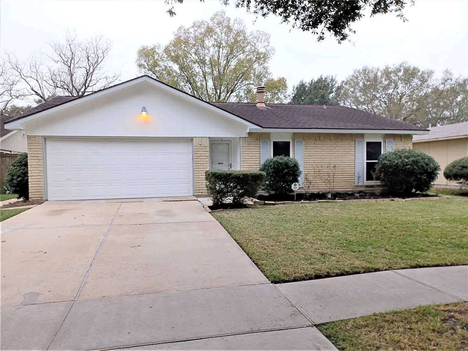 3 bed, 2.0 bath, 1536 sqft, $1,900 — Photo 2