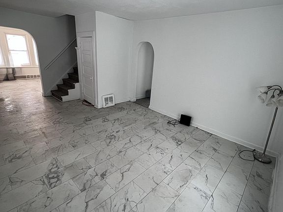 4th image of 2438 Wyoming Ave SW