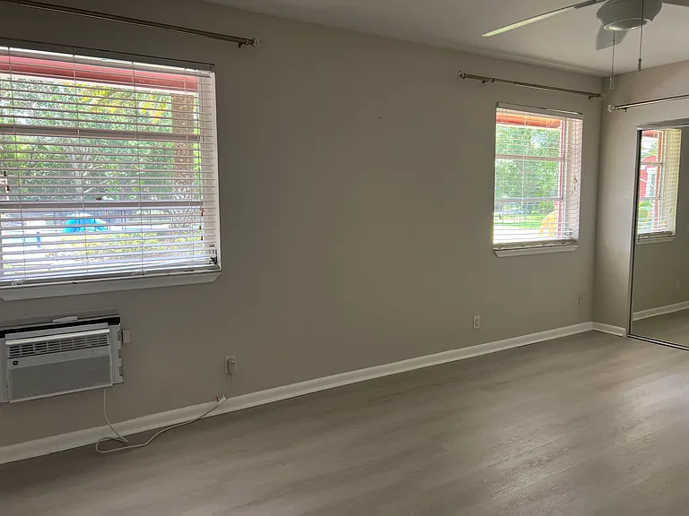 8400 Trotters Ln — Photo 11