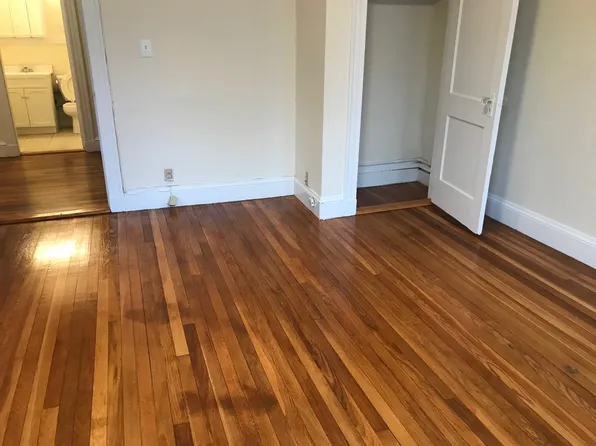 13 Dean St APT 3, Norwood, MA 02062